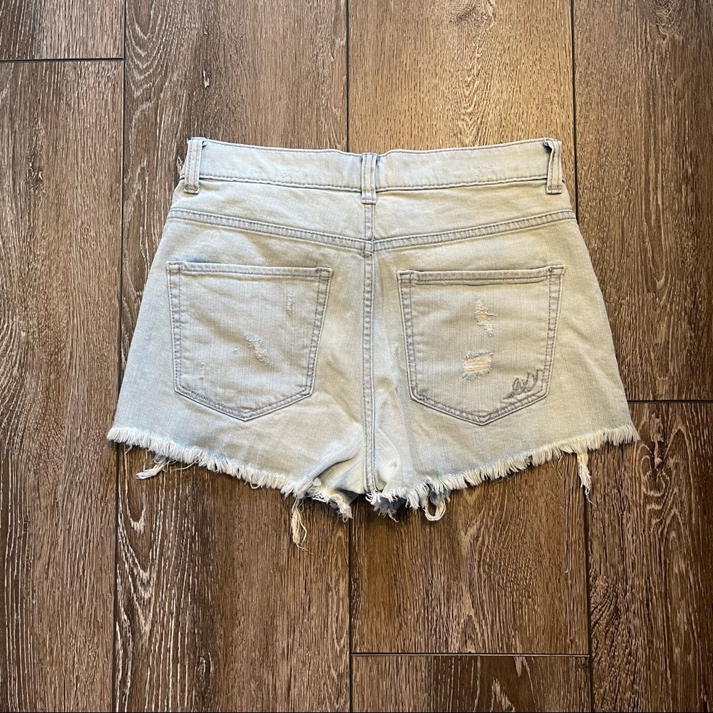 Express Distressed Shorts - Picture 2 of 3